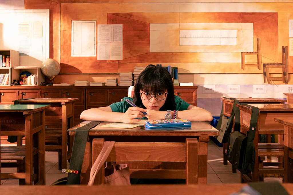 映画『ひとつの机、ふたつの制服』